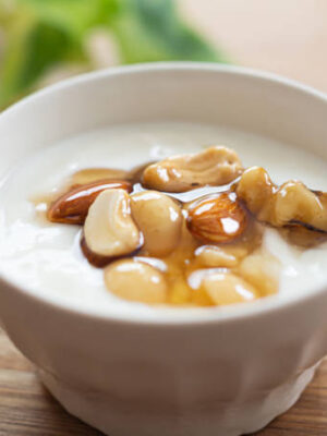 Yogurt with honey and nuts